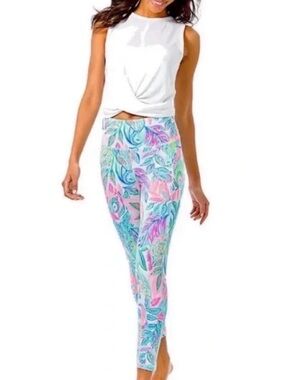 Lilly Pulitzer • Toucan Do It Better leggings